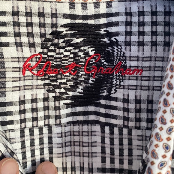 Robert Graham Button Down Long Sleeve Shirt. Black, White, Beige Pattern. Size M - Picture 10 of 16